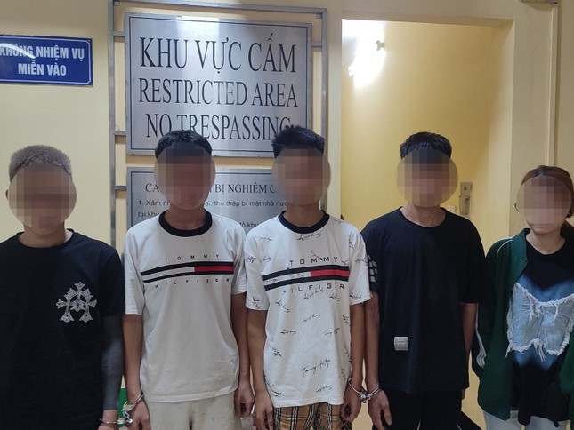 Bắt nhóm ‘choai’ gây ra hàng loạt vụ cướp tài sản ở Hà Nội ảnh 1