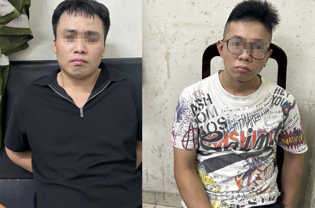 Bắt hai đối tượng phá kính ô tô trộm thẻ tín dụng đi mua số lượng lớn vàng ảnh 1