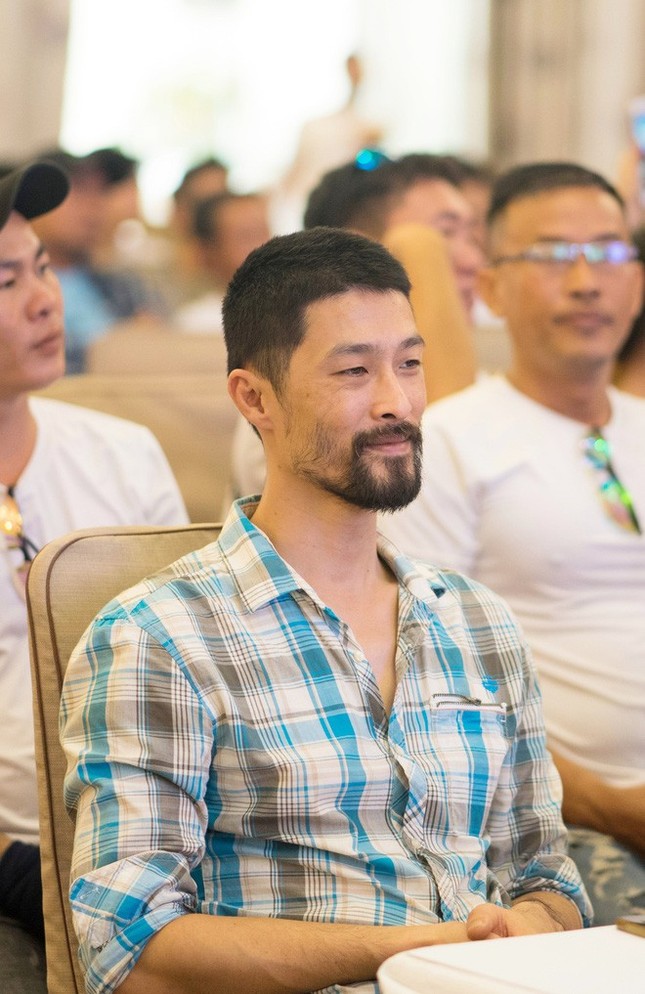 Johnny Trí Nguyễn gầy sọm, tiều tuỵ như ông già khiến fan 'sốc' ảnh 2