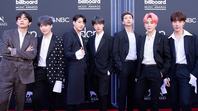 Thành viên thứ 3 của BTS lên đường nhập ngũ ảnh 2
