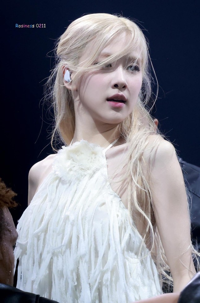 Chỉ Rosé trong nhóm BlackPink gia hạn hợp đồng với YG? ảnh 1
