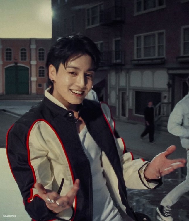 Jungkook (BTS) làm rõ chuyện hẹn hò, bị phát tán video riêng tư ảnh 1