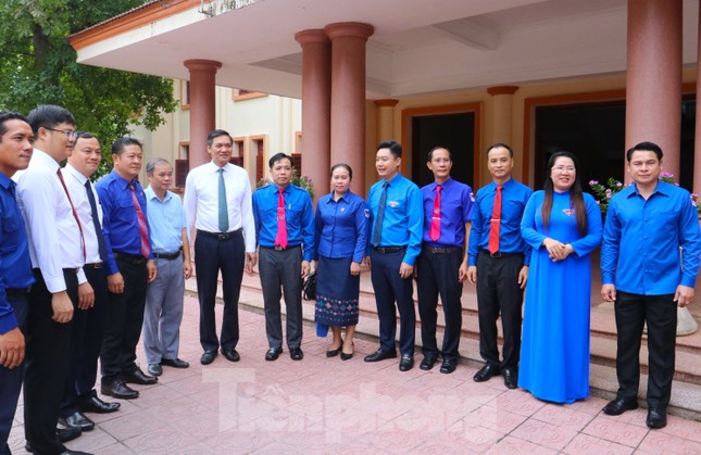 Đoàn đại biểu Đoàn Thanh niên 3 tỉnh nước bạn Lào chào xã giao lãnh đạo tỉnh Nghệ An ảnh 11