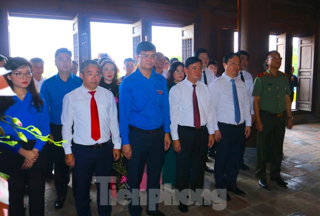 Bí thư thứ nhất T.Ư Đoàn dự lễ giỗ Chủ tịch Hồ Chí Minh tại Khu di tích Quốc gia Kim Liên ảnh 4