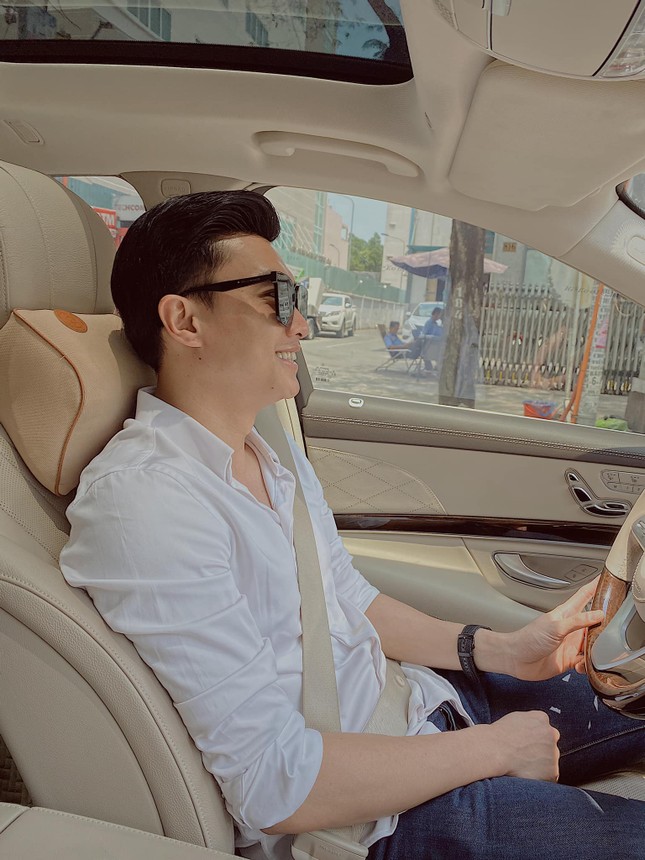 Quốc Trường: Dịch nên phải gác hết công việc, Cô Vy đang khiến 6 múi của anh dồn thành 1 ảnh 2