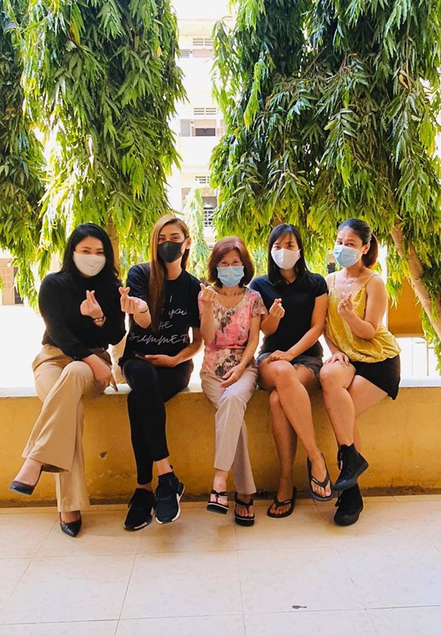 Võ Hoàng Yến chính thức “hòa nhập cộng đồng”, lạ lẫm như “nhà quê lên tỉnh“ ảnh 1