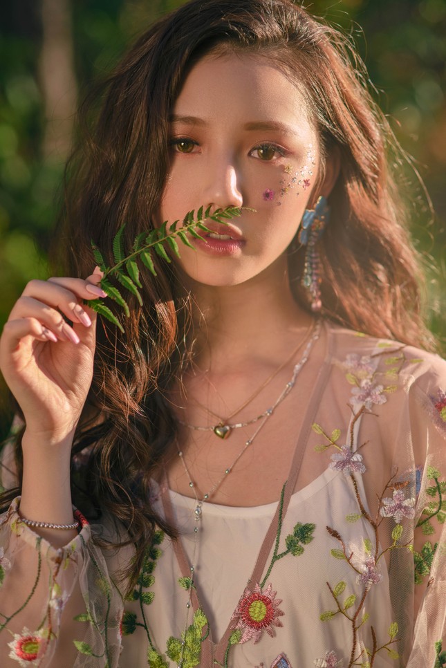 Amee: “Ngọc nữ 10X trăm triệu view” của V-pop “si tình nhưng chủ động trong tình yêu“ ảnh 1