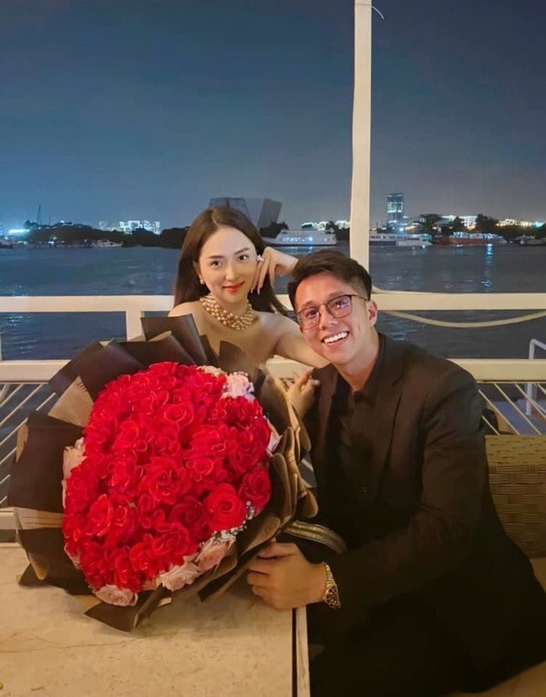 Tăng Thanh Hà diện trang phục xuyên thấu lạ mắt; Wowy ra Hà Nội “truy tìm” bác Lại Văn Sâm ảnh 30