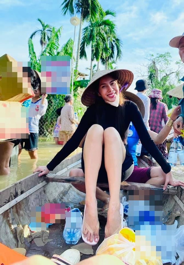 Đông Nhi tự tay may đồ cho con; Hồng Đăng diện đồ khoe hình như tài tử xứ Hàn ảnh 21