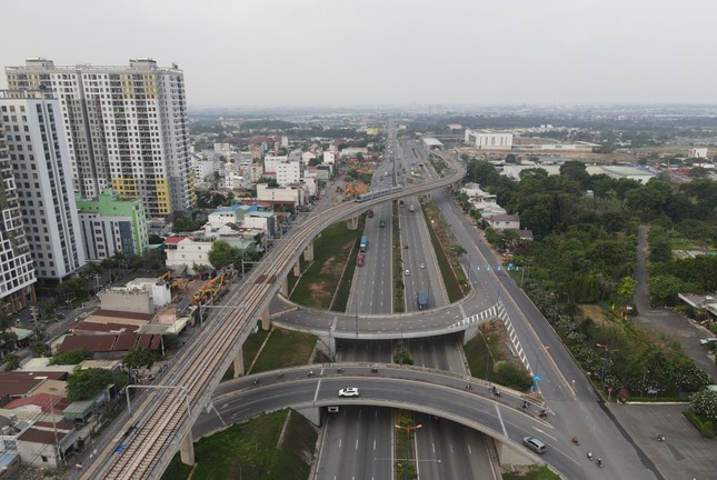 Dùng chó nghiệp vụ để bảo vệ tuyến đường sắt Metro Bến Thành ảnh 5