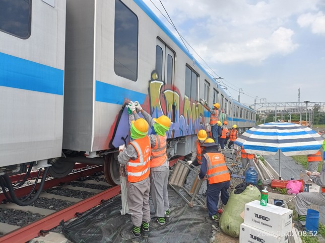 Dùng chó nghiệp vụ để bảo vệ tuyến đường sắt Metro Bến Thành ảnh 1