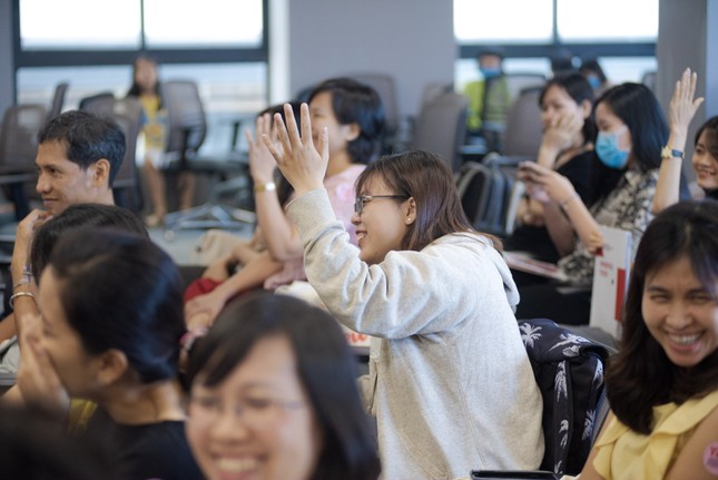 Gen Z: cần kết nối thật trong thời đại “ảo” ảnh 1