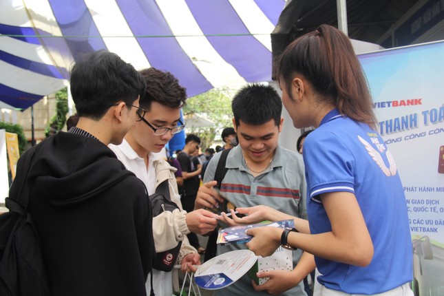 ĐHQG TP. HCM gia hạn cho sinh viên vay ưu đãi học tập ảnh 1