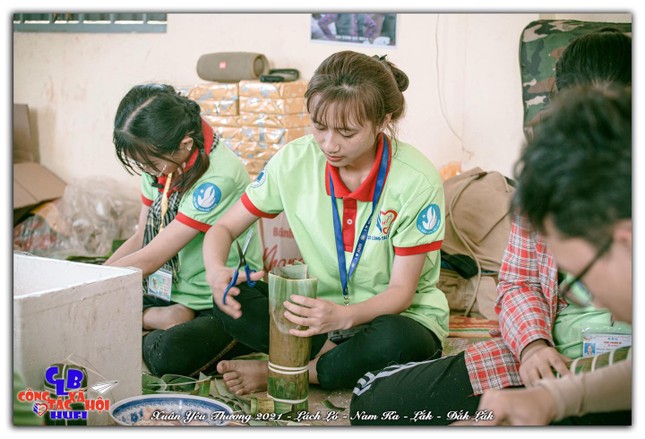 Mùa Xuân của sinh viên cho những mảnh đời, buôn làng ảnh 4