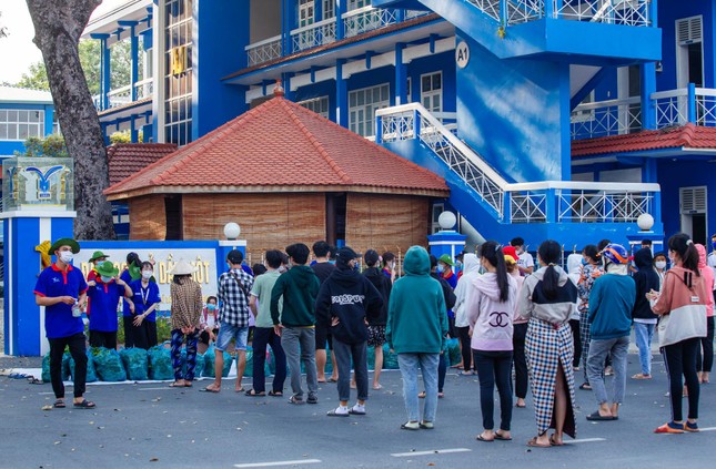 Gỡ bỏ phong tỏa khu vực trường ĐH Thủ Dầu Một ảnh 1