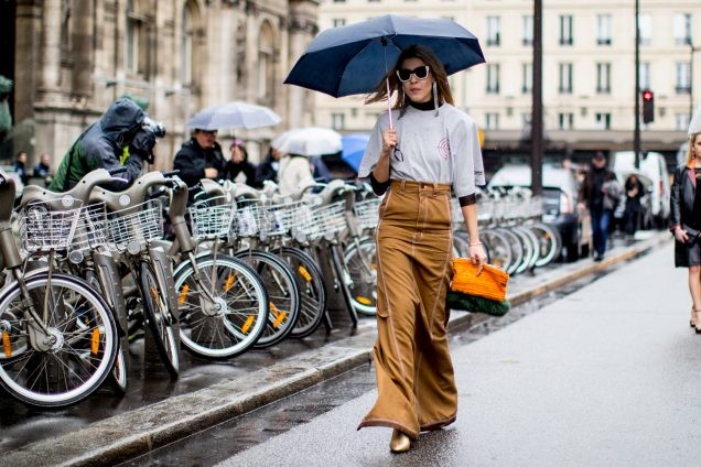 Mùa mưa làm sao vẫn đẹp? Để ý mấy điều dưới đây là xinh bất chấp thời tiết nhé! ảnh 3