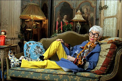 Fashion Icon: Các cụ bà này mặc còn đẹp hơn chúng ta, có khối thứ để học từ họ! ảnh 9