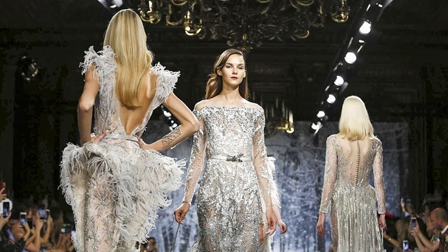 Haute Couture - cuộc chơi lỗ vốn của các nhà mốt, vậy mà khách muốn mua đôi khi không bán ảnh 2