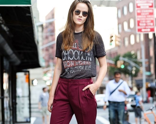 Con gái mặc đồ menswear trông ổn cực, trùm cuối của trào lưu này chính là Ashley Owens! ảnh 1