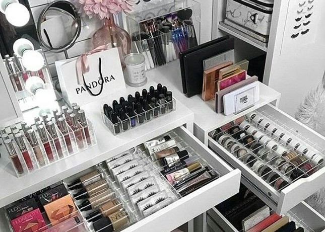 Học lỏm ngay các sắp xếp mỹ phẩm chuyên nghiệp như các chuyên gia trang điểm ảnh 1