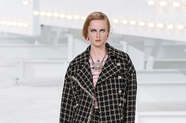 Từ bộ sưu tập Xuân Hè 2021 của Chanel, điểm danh 10 xu hướng thời trang sẽ lên ngôi ảnh 1