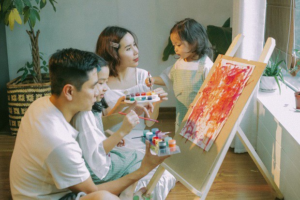 Hú hồn với cách dạy con học bơi của Hồ Hoài Anh ảnh 2