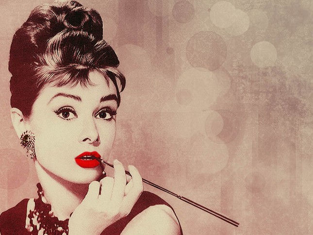 Hình ảnh xúc động của nữ minh tinh Audrey Hepburn khi đến Việt Nam ảnh 7