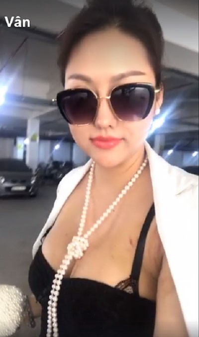 Phi Thanh Vân diện váy mỏng, khoe vòng 3 ‘khủng’ ảnh 4
