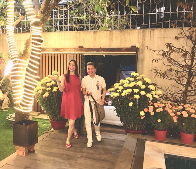Lộ ảnh Kim Lý cùng đón Tết trong nhà, Hồ Ngọc Hà nói gì? ảnh 1