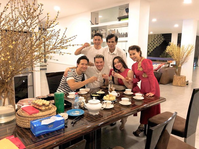 Lộ ảnh Kim Lý cùng đón Tết trong nhà, Hồ Ngọc Hà nói gì? ảnh 5