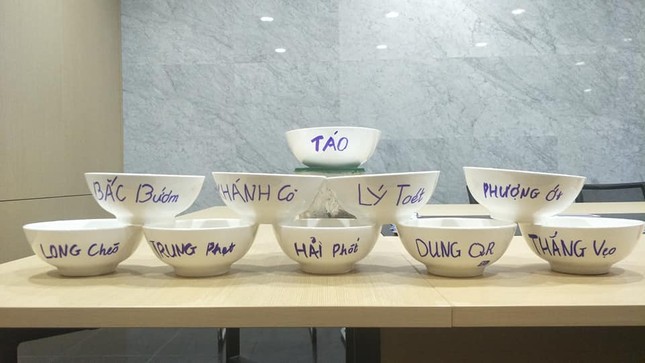 Showbiz 12/1: Tiết lộ cát-xê ‘khủng’ của ca sĩ Ngọc Sơn ảnh 2
