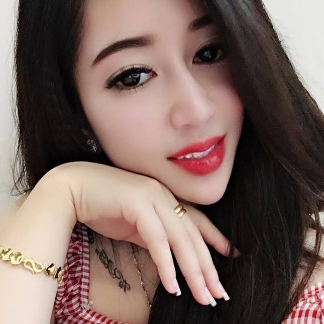 Vừa chia tay vợ ba, Hiệp Gà khoe bạn gái mới? ảnh 4