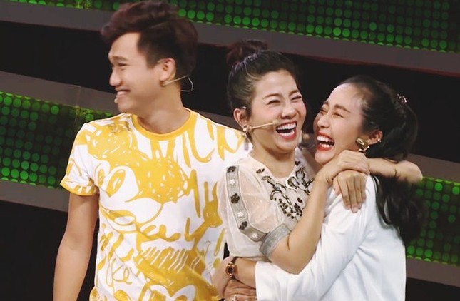 Showbiz 29/9: NSND Hồng Vân đau thắt tim nói vĩnh biệt sân khấu SuperBowl ảnh 3