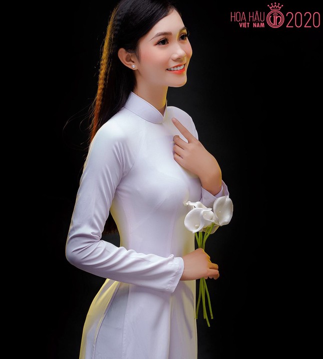 Nhan sắc đài các của cô gái 18 tuổi ‘miền gái đẹp’ thi Hoa hậu Việt Nam 2020 ảnh 2