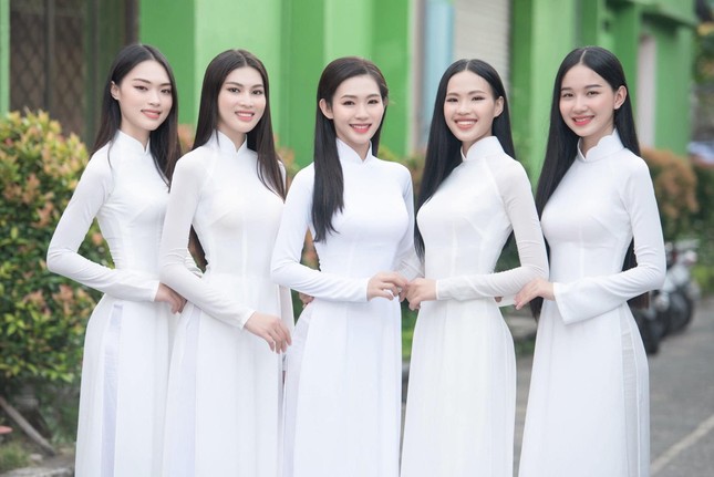Nhan sắc 'Người đẹp được yêu thích nhất' Hoa hậu Việt Nam 2020 ảnh 5