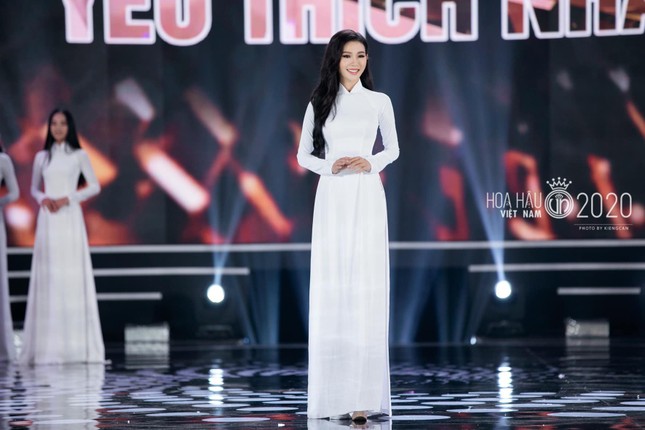 Nhan sắc 'Người đẹp được yêu thích nhất' Hoa hậu Việt Nam 2020 ảnh 7