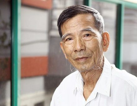 Showbiz 4/3: Cha mẹ ca sĩ Vân Quang Long tố cáo 8 YouTuber xúc phạm gia đình ảnh 1