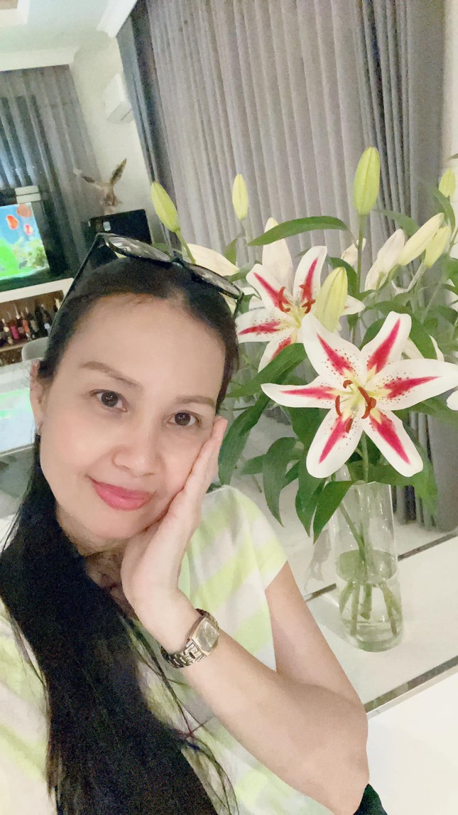 Ca sĩ Cẩm Ly ở tuổi 53 ảnh 4