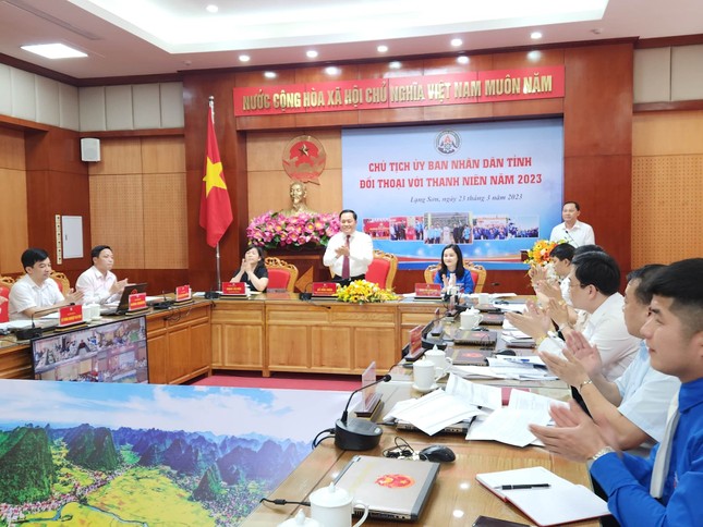 Chủ tịch UBND tỉnh Lạng Sơn đối thoại với thanh niên: 'Nóng' vấn đề việc làm, khởi nghiệp ảnh 1