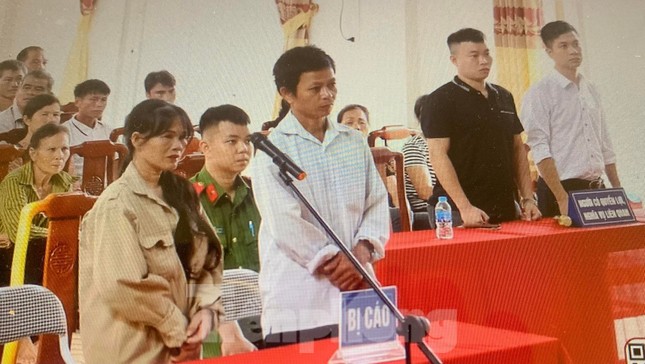 Dùng dao chém công an bị thương, hai vợ chồng lĩnh án 18 tháng tù ảnh 1