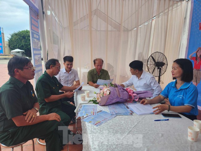 Tuyển dụng việc làm, du học thu hút giới trẻ xứ Lạng ảnh 9
