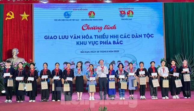 Sôi nổi ngày hội văn hóa thiếu nhi các dân tộc khu vực phía Bắc ảnh 2
