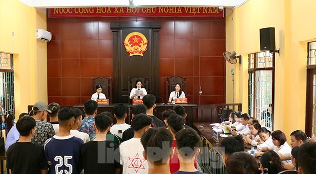 Sau cuộc truy lùng đối thủ để hỗn chiến, hàng chục nam sinh lĩnh án ảnh 1