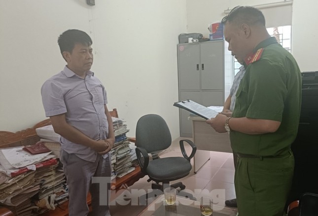 Bắt giữ cán bộ Văn phòng đăng ký đất đai ở Cao Bằng ảnh 1