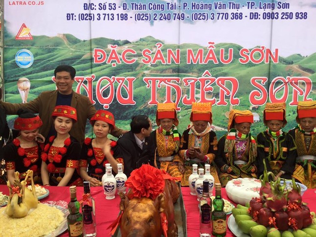 Bày hàng trăm mâm cỗ đón đoàn rước kiệu ở Lạng Sơn ảnh 4