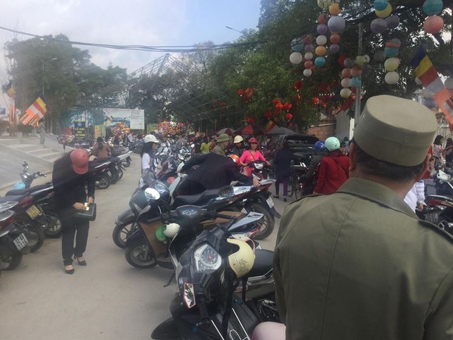 Người xứ Lạng náo nức xin lộc Chùa Thành ảnh 4