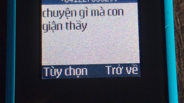 Xôn xao cô giáo mắng trò "đồ quỷ”, thầy giáo choàng vai nữ sinh ảnh 3