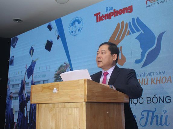 Vinh danh 65 thủ khoa vượt khó, xây dựng tương lai ảnh 8