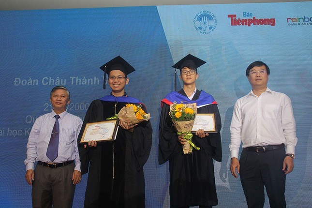 Vinh danh 65 thủ khoa vượt khó, xây dựng tương lai ảnh 10