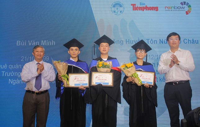 Vinh danh 65 thủ khoa vượt khó, xây dựng tương lai ảnh 9